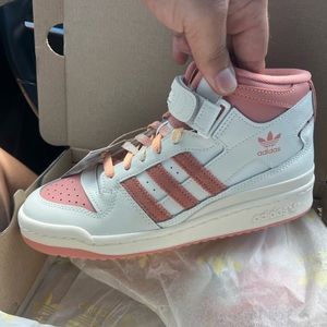 VINTAGE adidas sneakers